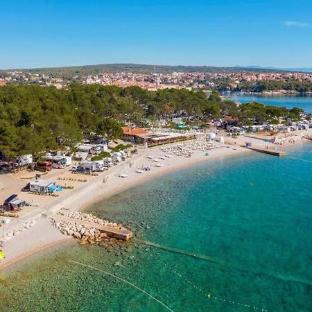 Deluxe New Apartments - Few Steps From The Beach - Luxury Holiday With Style - By Traveler Tourist Agency Krk Krk Town Esterno foto