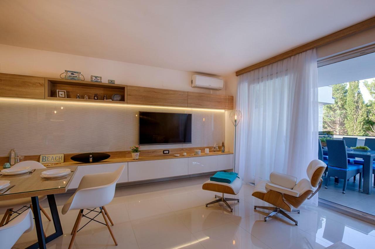 Deluxe New Apartments - Few Steps From The Beach - Luxury Holiday With Style - By Traveler Tourist Agency Krk Krk Town Esterno foto
