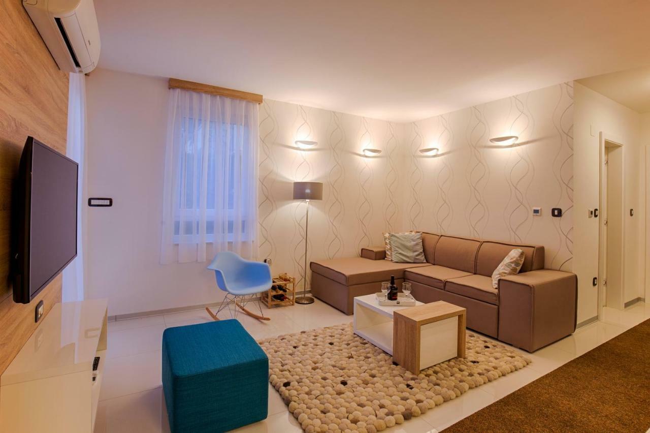 Deluxe New Apartments - Few Steps From The Beach - Luxury Holiday With Style - By Traveler Tourist Agency Krk Krk Town Esterno foto