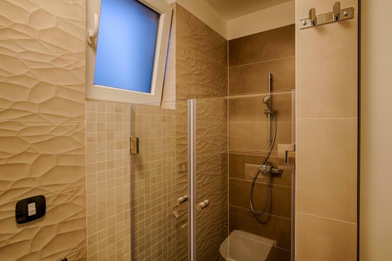 Deluxe New Apartments - Few Steps From The Beach - Luxury Holiday With Style - By Traveler Tourist Agency Krk Krk Town Esterno foto
